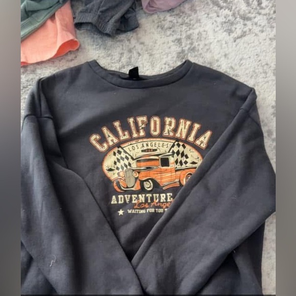 Sweatshirt - Picture 1 of 1